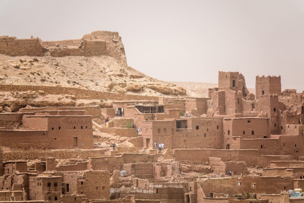 Architettura tradizionale yemenita in terra cruda, rappresentativa delle prime aree in cui si sviluppò il caffè moderno